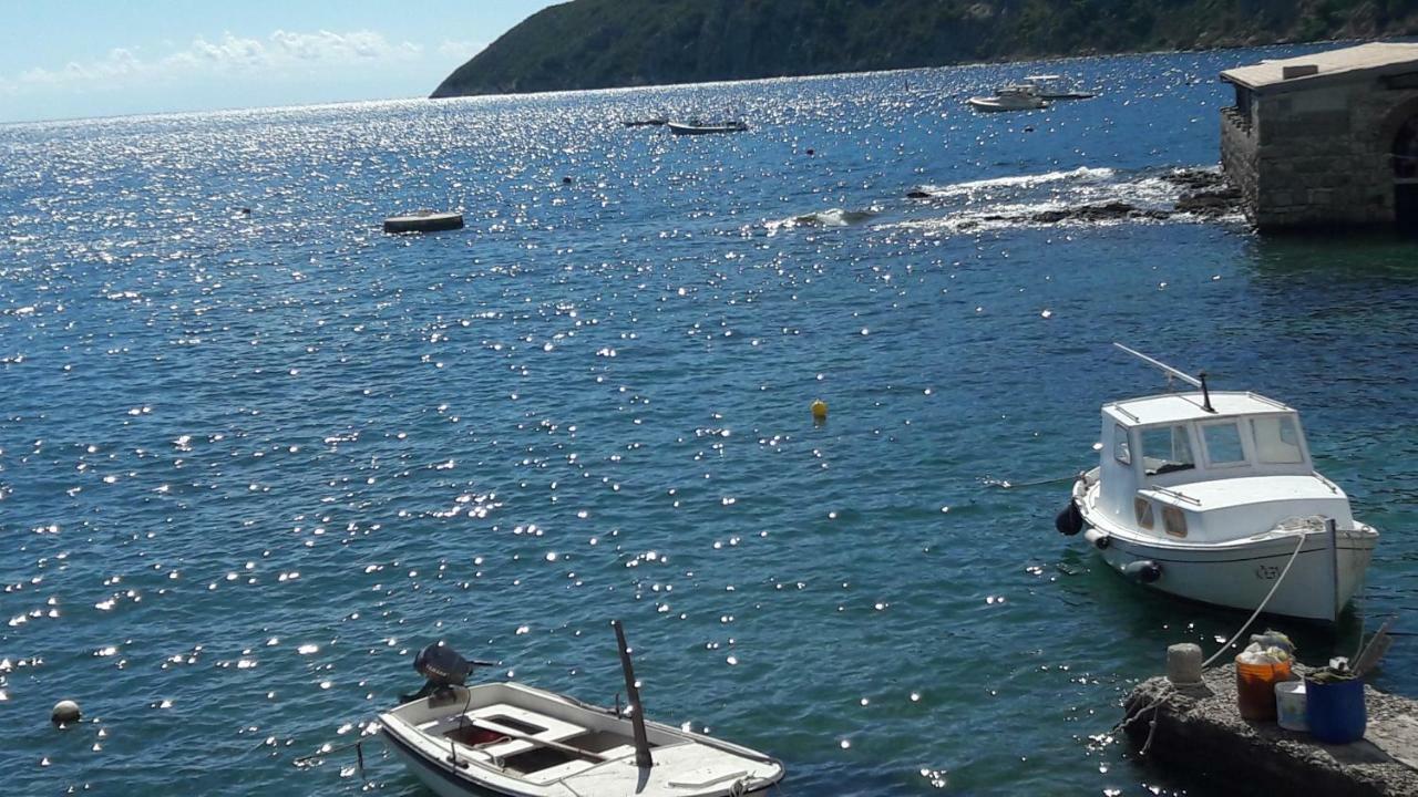 Anka'S Beach Komiža 外观 照片