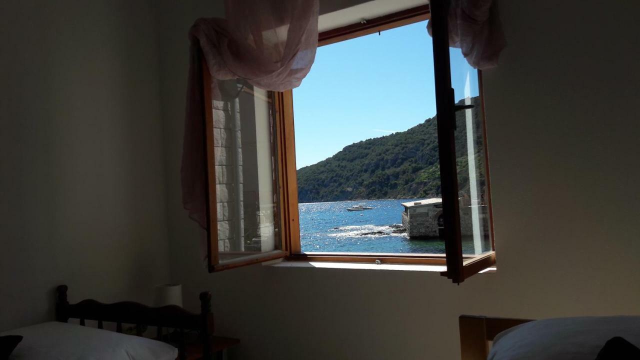 Anka'S Beach Komiža 外观 照片