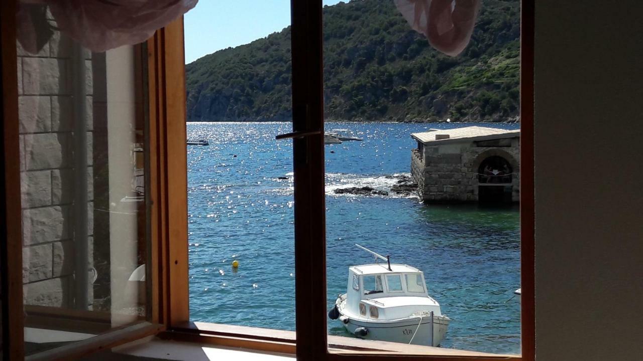 Anka'S Beach Komiža 外观 照片